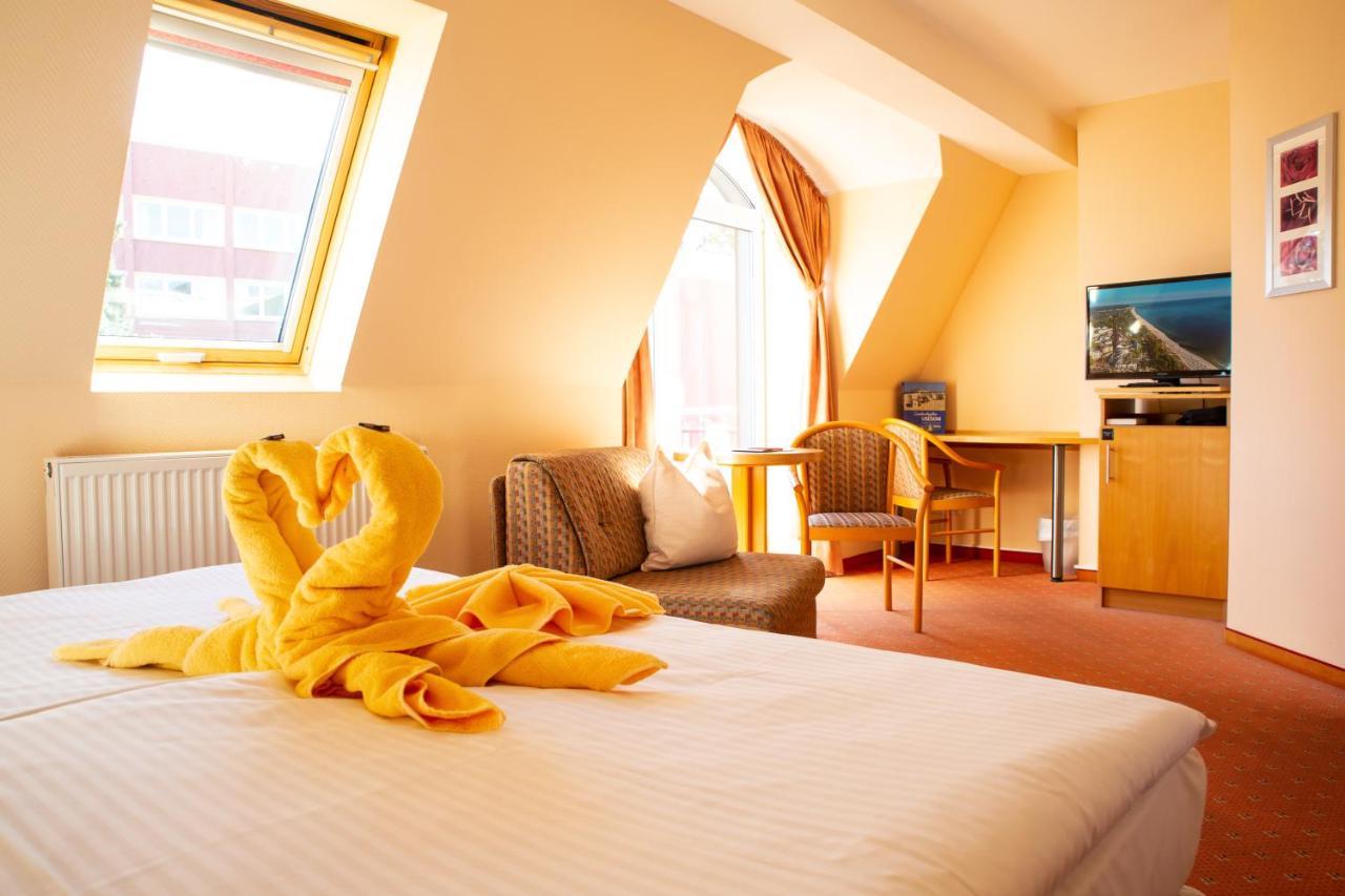 Pension Erdmann - Hotel Garni ゼーバート・ヘリングスドルフ エクステリア 写真
