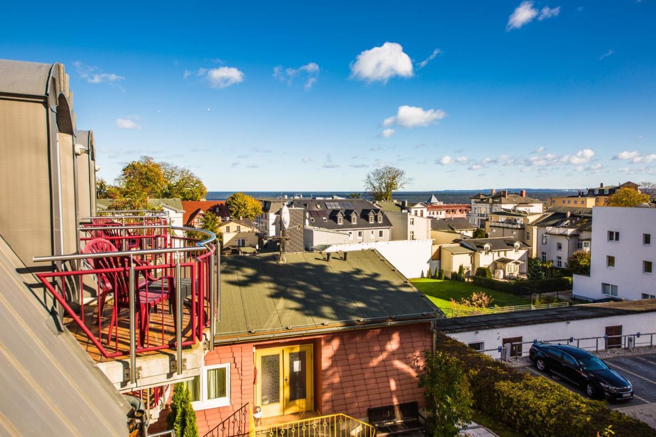 Pension Erdmann - Hotel Garni ゼーバート・ヘリングスドルフ エクステリア 写真