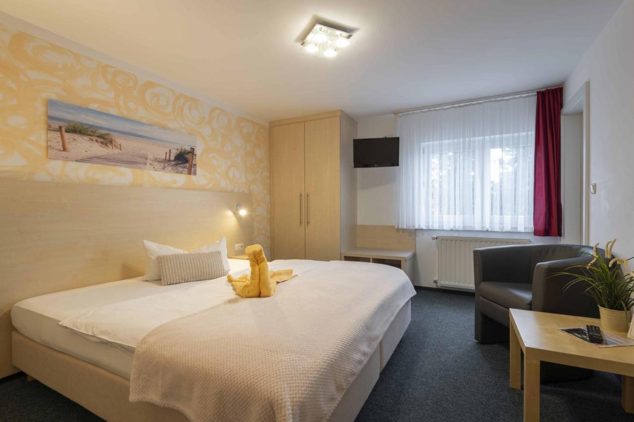 Pension Erdmann - Hotel Garni ゼーバート・ヘリングスドルフ エクステリア 写真