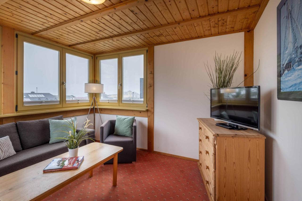 Pension Erdmann - Hotel Garni ゼーバート・ヘリングスドルフ エクステリア 写真