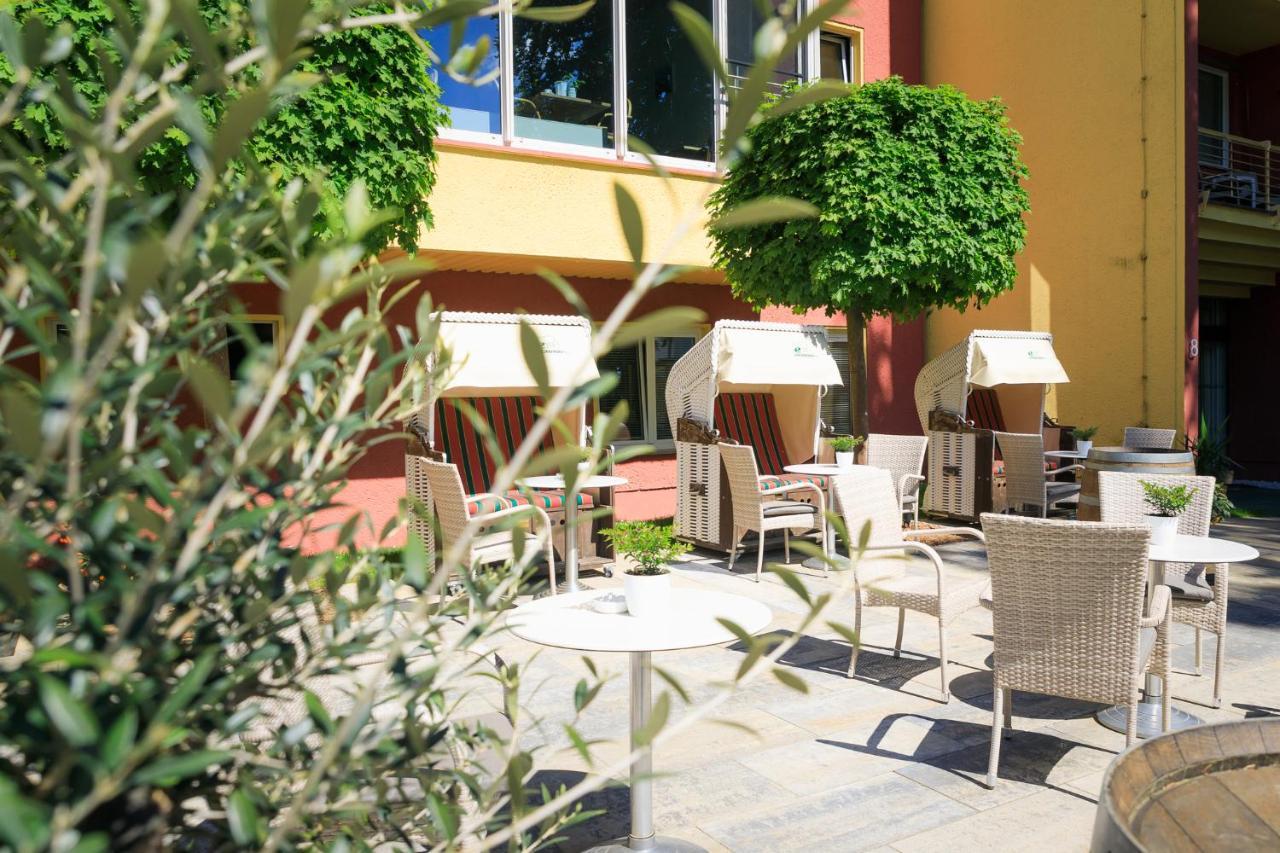 Pension Erdmann - Hotel Garni ゼーバート・ヘリングスドルフ エクステリア 写真
